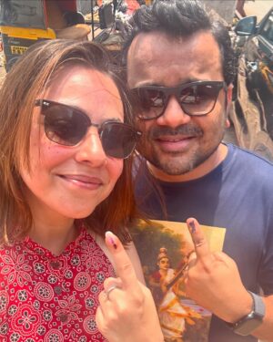 Maanvi Gagroo Instagram - Voted for humanity, for scientific temper. Voted for education, for jobs. Voted for women safety, for accountability. 
It’s cool to vote, it’s cool to care, it’s cool to be responsible.
Go vote!! #votemumbai 
Jai Hind, jai democracy! 🇮🇳🇮🇳

Huge shoutout to @mumbaipolice , polling booth staff & all the volunteers sticking it out in the heat to make the entire process smooth & wrinkle free for us. Respect 🫡

#election2024 #everyvotecounts #itsaprivilege
