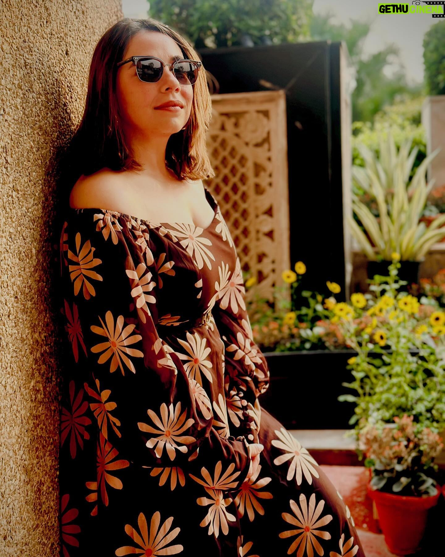 Maanvi Gagroo Instagram - “How do you get over a failure?” “I think you mean a public failure. Because we all fail in private all the time.” ~ #ttt @itsbhavyapatel_ @polagoclothing @upakarna #WhenInDoubtGoForFloral #NotWatchingTheMatch #DoingThisInstead