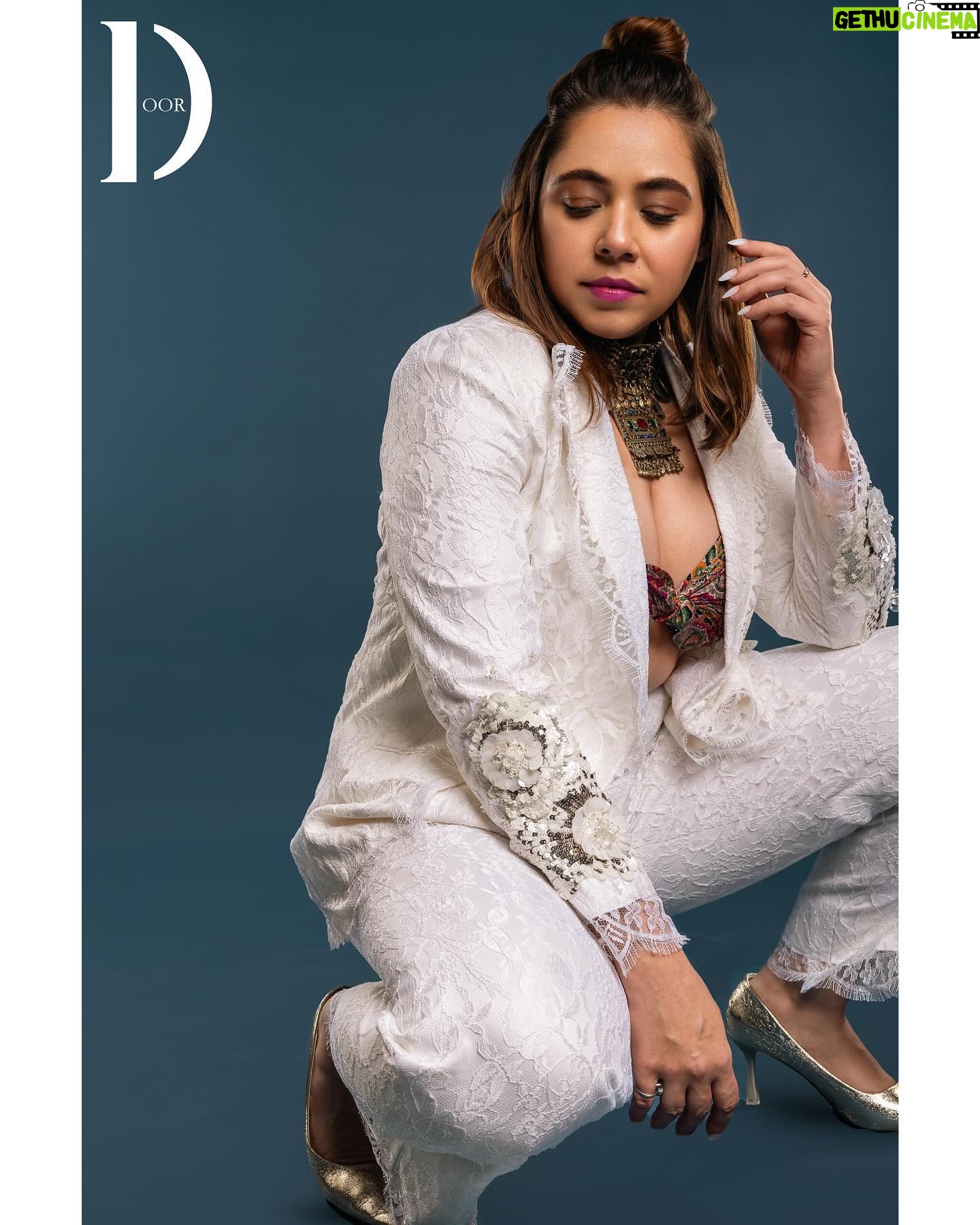 Maanvi Gagroo Instagram - You see it in the water. You see it in the light. You see it everywhere, if you know where to look. @thedoormagazine @jennet_david_william @dhruv_vohraphotography @b.runphotography @makeup_by_nainaa @amehra16 @yyashvilakhani @princyypatell_ @kpublicity @suchijaggikapoor @itsbhavyapatel_ @toff.india @riwayat_offical @vanson.in #tomorrowandtomorrowandtomorrow