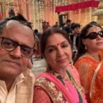 Maanvi Gagroo Instagram - #4yrsOfShubhMangalZyadaSavdhaan #SMZS I will never stop thinking this is an iconic film! And I will never stop thanking my stars for making me a part of it. Thank you @hiteshkewalya @aanandlrai @castingbay for giving me #Goggle and with that, this family beyond family. I love you guys @neena_gupta @gajrajrao @manurishichadha @sunita_rajwar @pankhuri313 #neeraj @jitendrak1 & @ayushmannk The Tripathi family… still going strong. 🤞🏽🧿 #photodump Artwork @ooee.ma