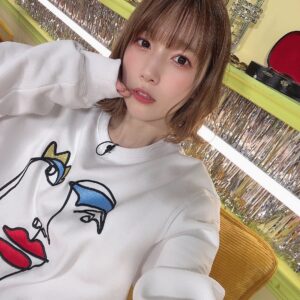 Maaya Uchida Instagram - 今日も下野内田と夜あそび楽しかったー！

かおふたつ😂
おんなじ表情？？笑