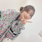 Maaya Uchida Instagram - 昨日は久しぶりに、 声優と夜あそび！でした🌼 楽しかったな〜！ 久しぶりに、あの時間の生放送ってことで、 半年前まで毎週やってたのかぁ！！すごいな！（最後は生放送ではなかったですが） と、感慨深くなっておりました🌼 わたしとしては、 また火曜日のこの時間に帰って来れたのが、本当に嬉しかったです！羽生Dにも会えたし！スタッフのみんなと久しぶりに会えたのがとてもうれしかった..!なかまー！ そして、下野さんと紀章さんの、ふたりの安心感と頼もしさをひしひしと感じておりました！！ おふたりのおかげでMV流してもらえましたあぁ！！ ありがとうございます！ ラブユーテンダーも、来週ついに発売というところまできました🌼 CDについてくる特典もお見逃しなくです。わたしはメイキングが好きです🫶 では！！今日も一日がんばろ！！