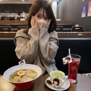 Maaya Uchida Instagram - すみぺとノイタミナカフェにいってきました！☺️
うる星やつらコラボ〜⚡️
たくさんキャラクターがいて、私服のひと時でした。

どれも美味しくて、最高に楽しかったー！
ありがとうございました🧡