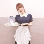 Maaya Uchida Instagram - 2022年4月23日は 第4回フアンクラブイベント！ そして、 内田真礼アーティストデビュー8周年の記念日でした✨ 1枚目　サプライズで、ケーキでお祝いしていただき嬉しい😊🧡さくらんぼたっぷりなんだよ！！美味しかった〜！ 2枚目　🍰を、MAAYABANDと囲むおしゃしん。みんな、昭和スタイルが似合っている！！それぞれ個性が溢れてて、よき！ いまじゅんに、似合ってるね！って言ったら『それは褒めてるの？！喜んでいいのかわかんないなぁ😂』って言われたけど笑 3枚目　🍰💓 4枚目　当店自慢のオムライスです🧡 （リハの時に、そんなトークをしていたら数量限定で用意してくれたオムライス💓愛！！ ちなみに夜のホットミールは、数量限定オムライスと、カレーとロコモコでした！わたしはカレーをチョイス） 5枚目　こちら、純喫茶の看板娘スタイル！ この衣装、お気に入り🤍めちゃ似合うと好評でした〜♪ そして！アビオットさんとのコラボで内田真礼モデルなイヤホン発売するので、チェックよろしくだよ〜😊 6枚目　昭和キラキラアイドル衣装作っていただきました🌟リボンとお帽子の2種ヘッドアクセがあったので、昼と夜で変えてみたよ❣️ というわけで、たくさんのこだわりを詰め込んだファンクラブライブとなりました！ ゲームも、格付けも、ライブも、楽しかったなぁ〜☺️ 思い出更新❣️😆🌈 エージェントチェリー🍒