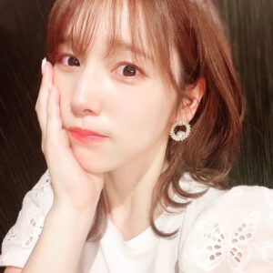 Maaya Uchida Instagram - はめふらイベントありがとうございましたーー😊✨✨

女子会ということでっ
お花の椅子かわいかったよね〜🌼
ひめたちみーんな素敵でしたね！

面白すぎました😂笑笑

カタリナを早く演じたくてうずうずします。
やっぱりわたしはカタリナが大好きだなぁ。
わたしもカタリナ大好き女子会のひとりです🧡

明日は男子会！！
王子たちと、どうなる！？
よろしくねーー☺️！