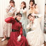 Maaya Uchida Instagram - はめふらイベントありがとうございましたーー😊✨✨ 女子会ということでっ お花の椅子かわいかったよね〜🌼 ひめたちみーんな素敵でしたね！ 面白すぎました😂笑笑 カタリナを早く演じたくてうずうずします。 やっぱりわたしはカタリナが大好きだなぁ。 わたしもカタリナ大好き女子会のひとりです🧡 明日は男子会！！ 王子たちと、どうなる！？ よろしくねーー☺️！