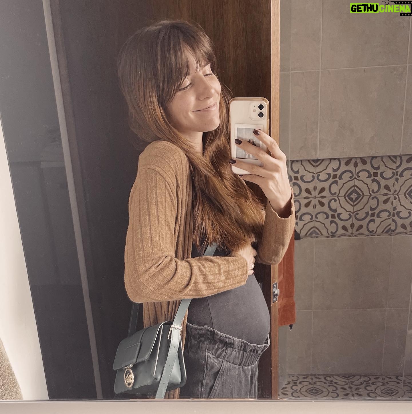 Macarena Miguel Instagram - Panza creciendo por acá 🤰🏻