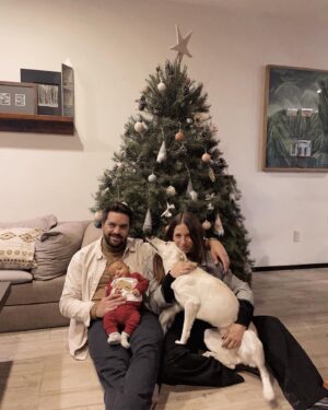 Macarena Miguel Instagram - Feliz Navidad de parte de los Chávez Miguel 🤍🌲✨