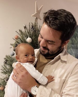 Macarena Miguel Instagram - Feliz Navidad de parte de los Chávez Miguel 🤍🌲✨