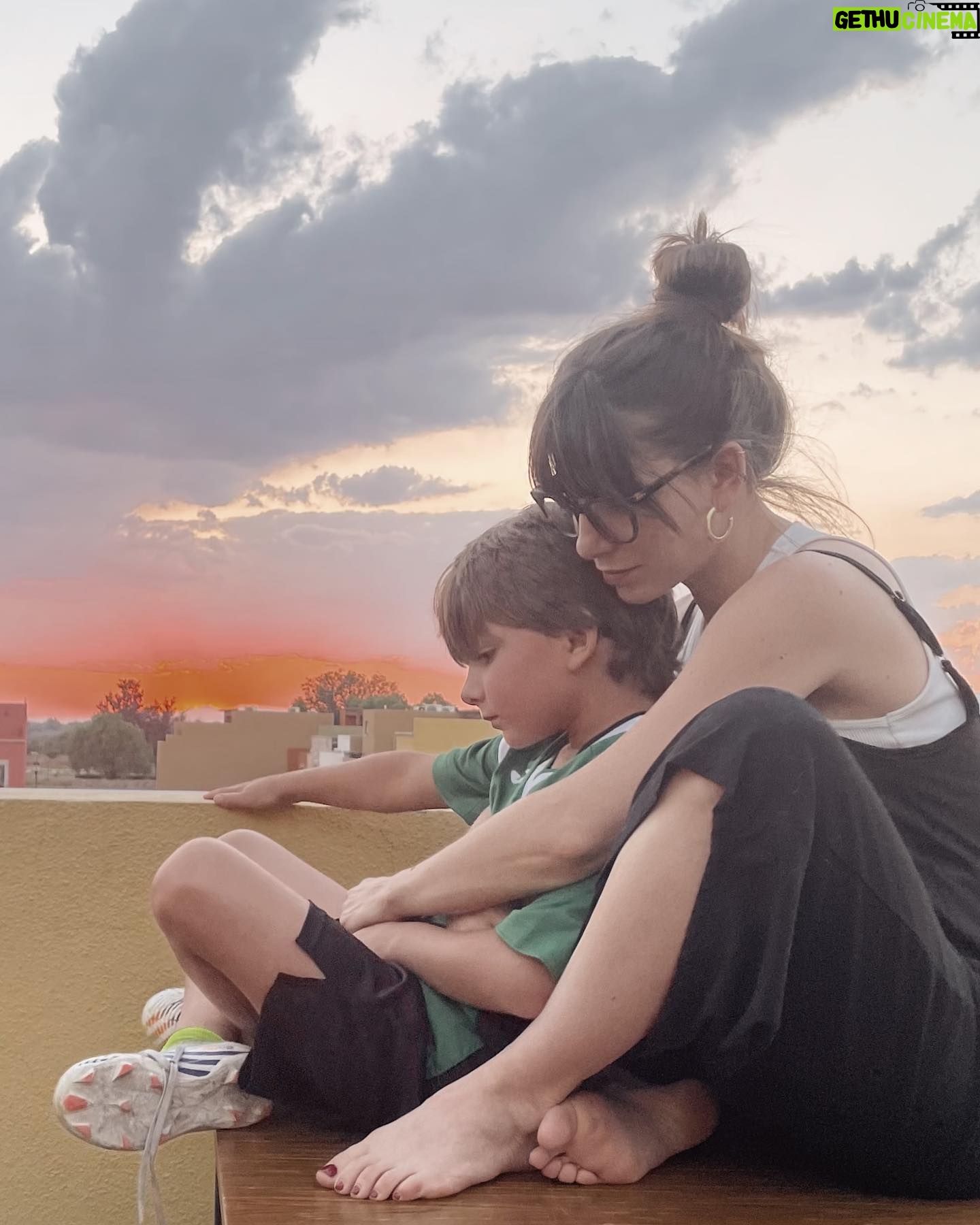 Macarena Miguel Instagram - Los atardeceres con él son mejores 🧡