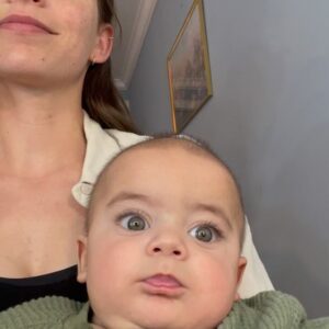 Macarena Miguel Instagram - Visitas bonitas en el set 🥹