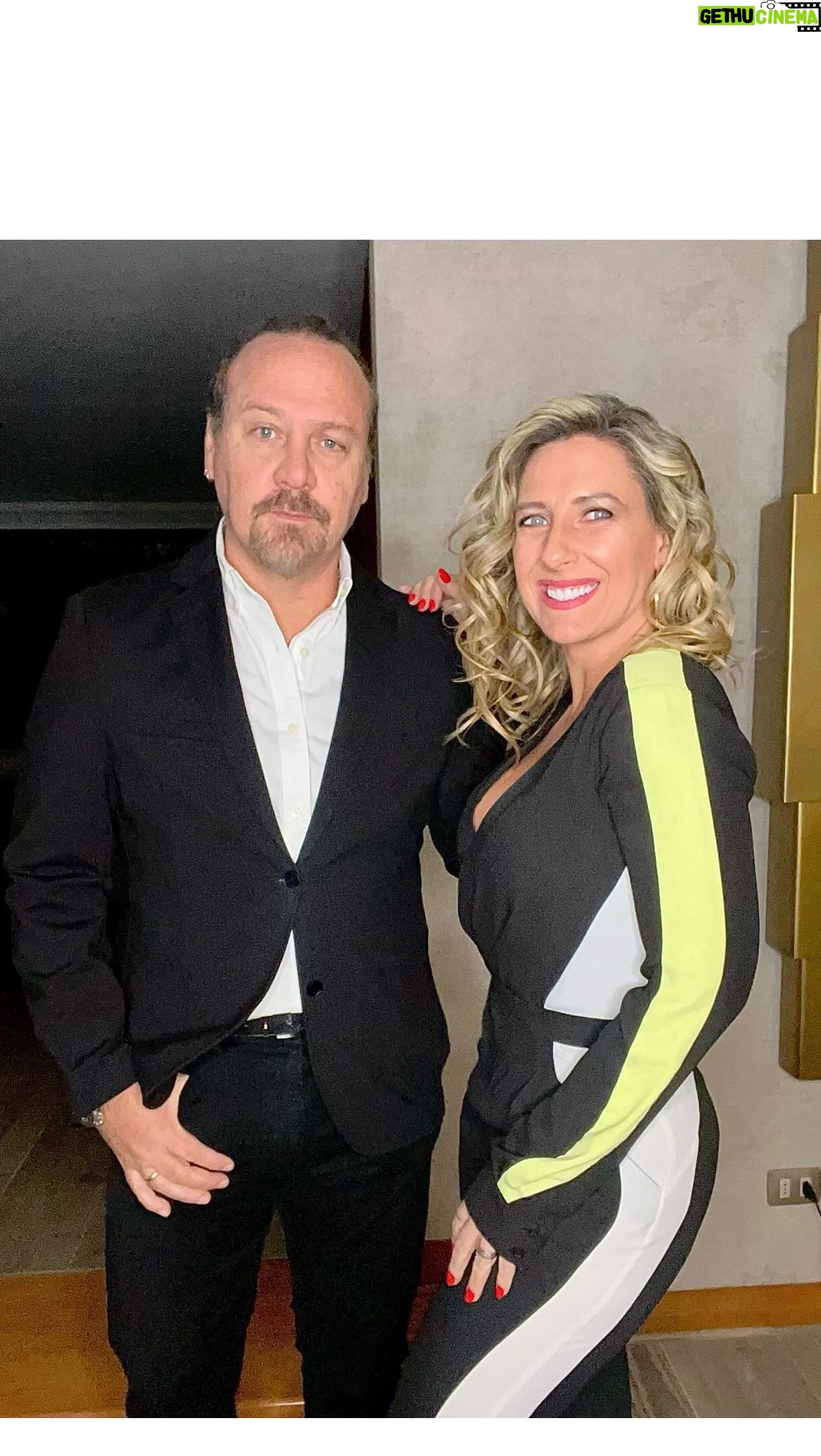 Macarena Tondreau Instagram - Mi pollo @alfalonxo bien pinteado y yo creyéndome Kill Bill🤪😂