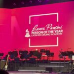 Macarena Tondreau Instagram - Quise resumir esta inolvidable noche para poder compartirla con ustedes. @laurapausini salió elegida La persona del año #personoftheyear2023 y muchísimos cantantes de gran trayectoria cantaron sus canciones. Por supuesto Laura también nos encantó con su simpatía y su voz. Cada vez que he tenido la suerte de escucharla en vivo, se me aprieta el corazón. El tener la oportunidad de estar ahí fue increíble. Gracias @alfalonxo por invitarme a compartirlo junto a ti. Sabes lo que amo la música ❤️ @bymaacaa @danielhillerg @iamdondani @mariola_fernandez 👗 @vestidosunique #sevilla #latingrammy2023 #musica