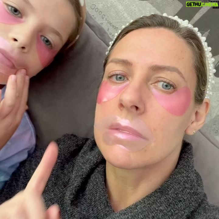 Macarena Tondreau Instagram - Día mamá e hija…..no puedo estar tanto tiempo tranquila y seria!!! Por suerte la Celeste me tiene paciencia y me sigue en todas 😍😂 Y a la #morita no hubo caso que le pusiéramos una mascarilla😂😂😂😂 #madreehija