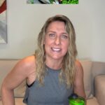 Macarena Tondreau Instagram - Lo prometido es deuda! Aprovechando el #mesdelasaludmuscular , les dejo todos los tips junto a @ensurechile de cómo fortalecer nuestros músculos a través de la alimentación!! Lo primero es saber que debemos consumir alimentos que contengan HMB (compuesto que ayuda a reforzar y mantener la masa muscular) Por ejemplo…Anoten!! -Carne magra: La carne magra, como el pollo y el pavo, es una excelente fuente de proteínas y HMB, que ayuda a preservar y fortalecer los músculos. -Pescado, especialmente el salmón: El salmón es rico en ácidos grasos omega-3 y HMB, que son beneficiosos para la salud muscular y la recuperación después del ejercicio. -Huevos: Los huevos son una fuente completa de proteínas y también contienen HMB. Son ideales para el crecimiento muscular. -Paltas: Son una fuente de grasas saludables que pueden ayudar en al absorción de nutrientes y en al recuperación muscular. -Ensure Advance: Además de contener proteínas, 27 vitaminas y minerales, también te aporta HMB. Recuerda que una adecuada nutrición y ejercicio te ayudarán a proteger tu fuerza y vitalidad. Ahora a cuidarse sin excusas!!❤️❤️❤️❤️