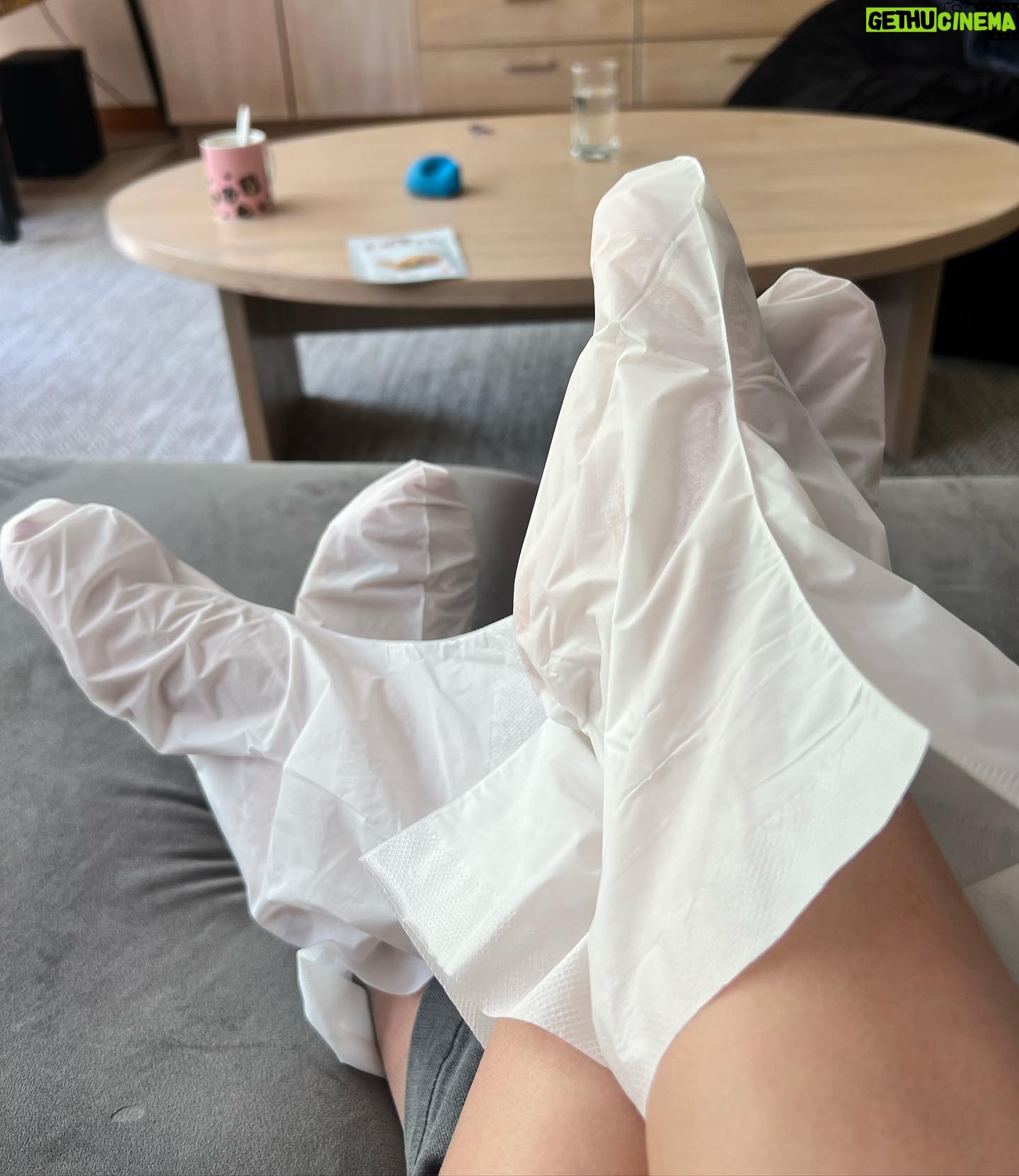 Macarena Tondreau Instagram - Día mamá e hija…..no puedo estar tanto tiempo tranquila y seria!!! Por suerte la Celeste me tiene paciencia y me sigue en todas 😍😂 Y a la #morita no hubo caso que le pusiéramos una mascarilla😂😂😂😂 #madreehija