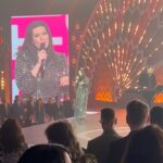 Macarena Tondreau Instagram - Quise resumir esta inolvidable noche para poder compartirla con ustedes. @laurapausini salió elegida La persona del año #personoftheyear2023 y muchísimos cantantes de gran trayectoria cantaron sus canciones. Por supuesto Laura también nos encantó con su simpatía y su voz. Cada vez que he tenido la suerte de escucharla en vivo, se me aprieta el corazón. El tener la oportunidad de estar ahí fue increíble. Gracias @alfalonxo por invitarme a compartirlo junto a ti. Sabes lo que amo la música ❤️ @bymaacaa @danielhillerg @iamdondani @mariola_fernandez 👗 @vestidosunique #sevilla #latingrammy2023 #musica