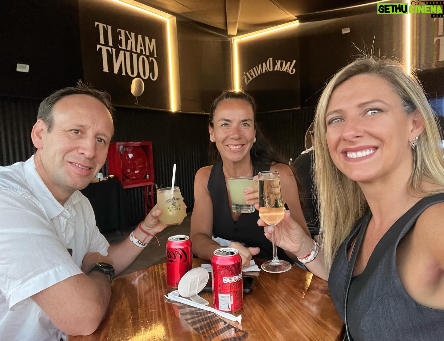 Macarena Tondreau Instagram - Ta madre que los quiero!! @victoritavinagre @granpepa #amigosamil #amigos #bestfriends