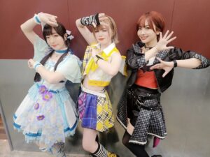 Machico Instagram - C
Act-3のマリオネットの心につづき
この３人でMarionetteは眠らないを歌ったよー🎶
北上麗花役 @emi.hirayama.902 ぴらみ💙
ジュリア役 @aimin_official あいちゃん❤️
みんな声の響き全然違うくて歌ってて聴いててノリノリ!
ミラーボール先輩いつもありがとう🕺💃
#Machico #伊吹翼
#アイドルマスター #ミリオンライブ
#アイドルマスターミリオンライブ #idolmaster 
#ml_10th_act4_day1