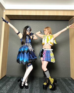 Machico Instagram - C
しずつばで深層マーメイド🧜‍♀️
静香の今にも壊れちゃうんじゃないかと思うような繊細な叫びの歌声がすごく心に響いた🫧
やっぱこの2人で歌えるの嬉しいし楽しいし気持ち良い☺️
ありがThank You!
#Machico #伊吹翼
#アイドルマスター #ミリオンライブ
#アイドルマスターミリオンライブ #idolmaster 
#ml_10th_act4_day2