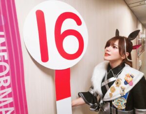 Machico Instagram - C
#FNS歌謡祭 ありがとうございました🏇🫧
:
FNS歌謡杯 床 200m🎀
ﾌｼﾞﾃﾚﾋﾞ局内を駆け抜けながら『うまぴょい伝説』歌わせていただきました🎵
:
ﾊﾛﾝにｳﾏ娘のﾎﾟｽﾀｰやﾀﾍﾟｽﾄﾘｰ!
出演者のみなさまからの応援✨
まさかまさかのラスサビ「きみの愛馬が!」で司会の相葉雅紀さんの実況があったりなんとも贅沢盛り沢山でした🐴🌈
:
ﾃｲｵｰとみんなと一緒にとってもとっても楽しい時間となりました!
応援してくださったﾄﾚｰﾅｰのみんなありがとうーー🌟🌟🌟
:
３期も絶賛放送中です📺️ﾐﾃﾈー!!
#Machico #トウカイテイオー #ウマ娘
