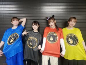 Machico Instagram - ｻﾝﾄﾘｰ様からいただいた
ﾎﾞｽ×ｳﾏ娘ﾌﾟﾘﾃｨｰﾀﾞｰﾋﾞｰｵﾘｼﾞﾅﾙTｼｬﾂ👕🌈
並ぶとより個性溢れててｶｯｺｲｰ!!!
ゆいちゃん🖤たかみな❤️彩香氏💛
:
【#ウマ娘5th大阪 アーカイブ】
DAY1●4/5(金)23:59
DAY2●4/6(土)23:59
#Machico #トウカイテイオー
#ウマ娘 #BOSS #ウマ娘大阪D1 #ウマ娘5thツアー