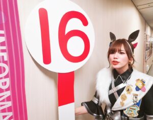 Machico Instagram - C
#FNS歌謡祭 ありがとうございました🏇🫧
:
FNS歌謡杯 床 200m🎀
ﾌｼﾞﾃﾚﾋﾞ局内を駆け抜けながら『うまぴょい伝説』歌わせていただきました🎵
:
ﾊﾛﾝにｳﾏ娘のﾎﾟｽﾀｰやﾀﾍﾟｽﾄﾘｰ!
出演者のみなさまからの応援✨
まさかまさかのラスサビ「きみの愛馬が!」で司会の相葉雅紀さんの実況があったりなんとも贅沢盛り沢山でした🐴🌈
:
ﾃｲｵｰとみんなと一緒にとってもとっても楽しい時間となりました!
応援してくださったﾄﾚｰﾅｰのみんなありがとうーー🌟🌟🌟
:
３期も絶賛放送中です📺️ﾐﾃﾈー!!
#Machico #トウカイテイオー #ウマ娘