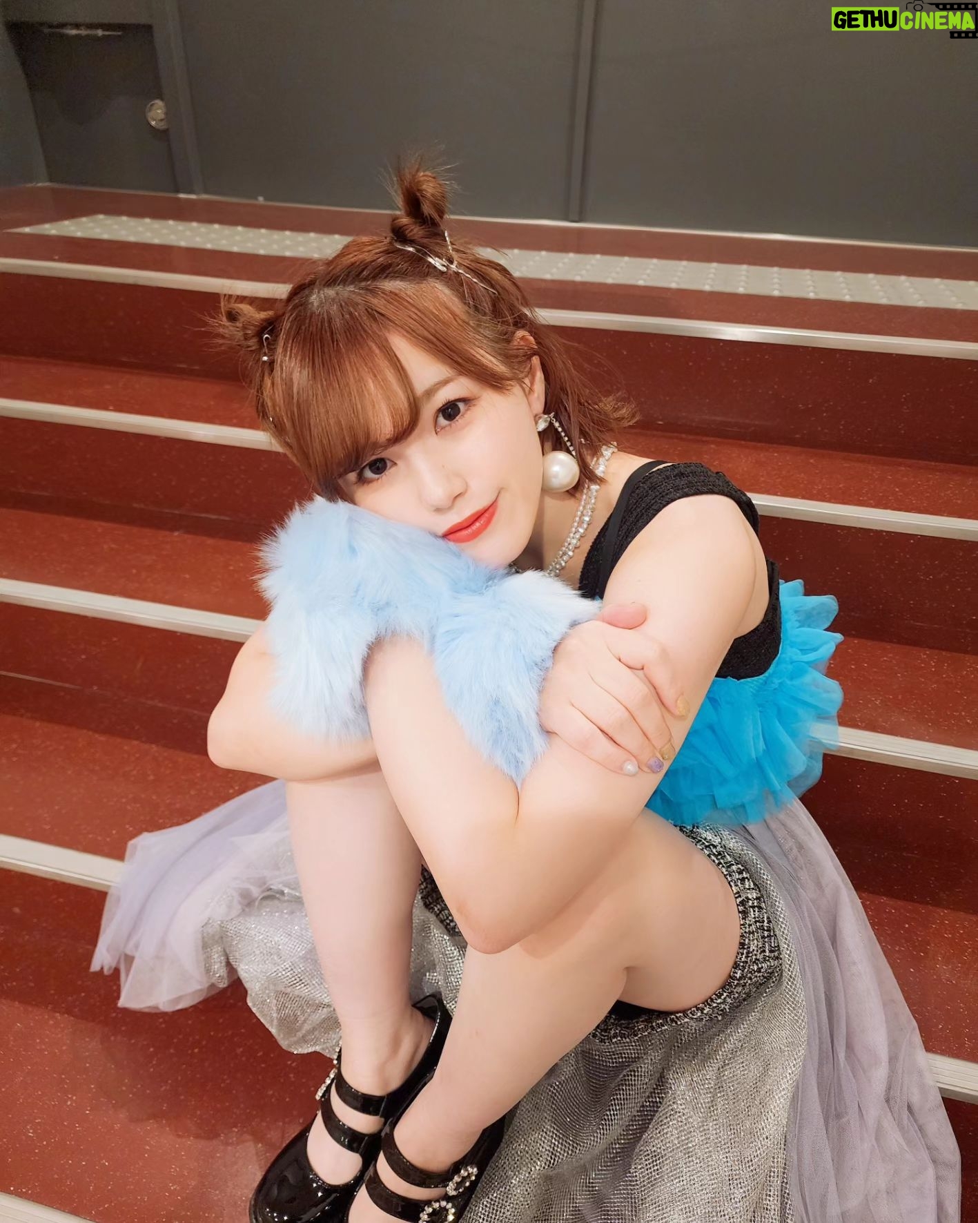 Machico - 7.5K Likes - C
#京プレ 『fantastic dreamer』コラボ衣装👗
このすばの青をまとったかわちぃ青さん🪼
フリフリやもふもふのぜいたくセット💙
#Machico #京PremiumLive2023 #衣装 #衣装記録