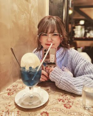 Machico Instagram - C
この前クリームソーダ納めしてきたヤ☁️
高校時代のなかよしガールと久々に会えて
心が一気にJKに戻ったゾ🐣🍒
#Machico
