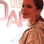 Madalena Brandão Instagram - Meia Madalena, meia Bárbara, who cares? O que interessa é que dia 13 temos 4 Papás gostosões, um elenco do #%£|#*, uma equipa maravilha por trás, e a Bárbara, Tubarão Branco vai começar a atacar 🦈 🤘 @pluraloficialpt @tvioficial @carrelosquad