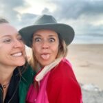 Madalena Brandão Instagram – E assim se transforma um dia de chuva numa tarde maravilhosa cheia de sol! Com direito a sushi em cima do mar. Há pessoas que têm uma varinha e conseguem sempre fazer magia ✨ Obrigada @_martaborges , por tudo ✨🤘💛