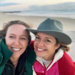 Madalena Brandão Instagram – E assim se transforma um dia de chuva numa tarde maravilhosa cheia de sol! Com direito a sushi em cima do mar. Há pessoas que têm uma varinha e conseguem sempre fazer magia ✨ Obrigada @_martaborges , por tudo ✨🤘💛