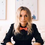 Madalena Brandão Instagram – E laços, posso? A malta que cascou nos suspensórios pode remeter-se ao silêncio, é na boa 😂