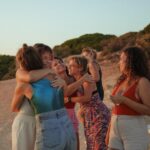 Madalena Brandão Instagram - Acabámos esta semana o filme Penélope. Antes de ser Penélope já teve outros nomes e outras formas, mas o que se manteve até ao fim foi a amizade, o universo feminino e o amor envolvido neste projecto desde o primeiro dia. Obrigada @rita.silvester por seres a primeira a embarcar nesta viagem, obrigada @mariana.norton por escreveres tão bem esta história que tanto queria contar, obrigada @bennyapereira por seres sempre uma super fita cola preta e @margarida_vila_nova_ por comandares esta caravana de forma tão bonita. Obrigada à equipa de sonho que aqui se juntou, João ❤️ Rosa ❤️ Bica ❤️ Susana ❤️ Cuca ❤️ Lisboa ❤️ Nuxa ❤️ Rita ❤️ Graça ❤️ Filipa ❤️ André ❤️ Manuel ❤️ Pedro ❤️ Daniel ❤️ Bruno ❤️ Marcus ❤️ Duarte ❤️ João ❤️ Inês ❤️ Até já já ✨ @penelope.filme @fundacao_gda @municipio.lagoa @municipiodemonchique @vinhoquesefoda @spi.production @ber.liner_creatives 📸 @a.z.u.k.y (fotos perfeitas 🙏)