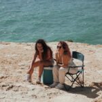 Madalena Brandão Instagram - Acabámos esta semana o filme Penélope. Antes de ser Penélope já teve outros nomes e outras formas, mas o que se manteve até ao fim foi a amizade, o universo feminino e o amor envolvido neste projecto desde o primeiro dia. Obrigada @rita.silvester por seres a primeira a embarcar nesta viagem, obrigada @mariana.norton por escreveres tão bem esta história que tanto queria contar, obrigada @bennyapereira por seres sempre uma super fita cola preta e @margarida_vila_nova_ por comandares esta caravana de forma tão bonita. Obrigada à equipa de sonho que aqui se juntou, João ❤️ Rosa ❤️ Bica ❤️ Susana ❤️ Cuca ❤️ Lisboa ❤️ Nuxa ❤️ Rita ❤️ Graça ❤️ Filipa ❤️ André ❤️ Manuel ❤️ Pedro ❤️ Daniel ❤️ Bruno ❤️ Marcus ❤️ Duarte ❤️ João ❤️ Inês ❤️ Até já já ✨ @penelope.filme @fundacao_gda @municipio.lagoa @municipiodemonchique @vinhoquesefoda @spi.production @ber.liner_creatives 📸 @a.z.u.k.y (fotos perfeitas 🙏)