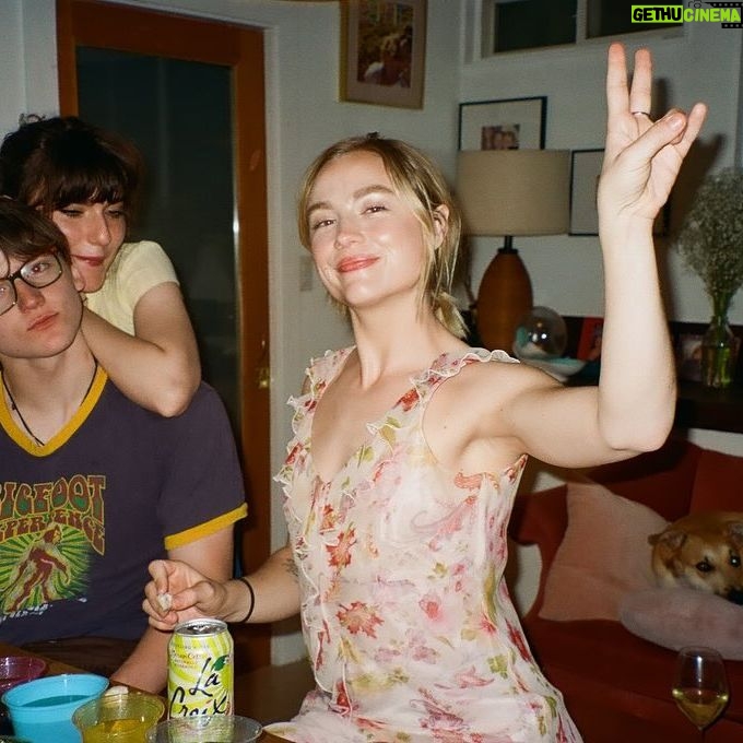 Maddie Hasson - 3 Likes - family♥️