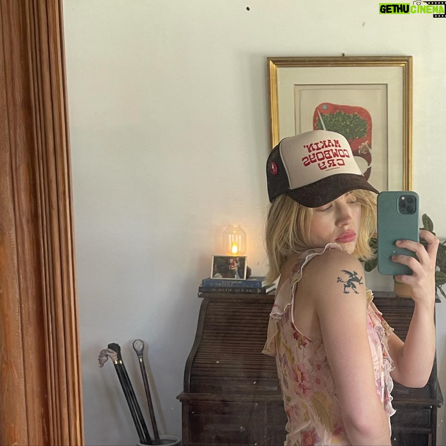 Maddie Hasson - 3 Likes - arms out like an angel through the car sunroof