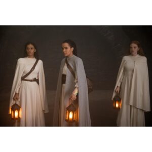 Madeleine Madden Instagram - The novices day is about to begin

@thewheeloftime