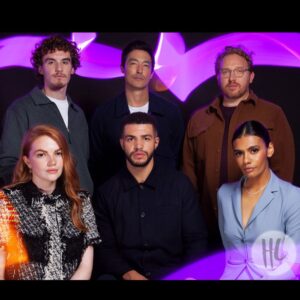 Madeleine Madden Instagram - Thank you @newyorkcomiccon

Wearing @jacquemus 
Hair @seijinyc 
Makeup @amandathesenbeauty