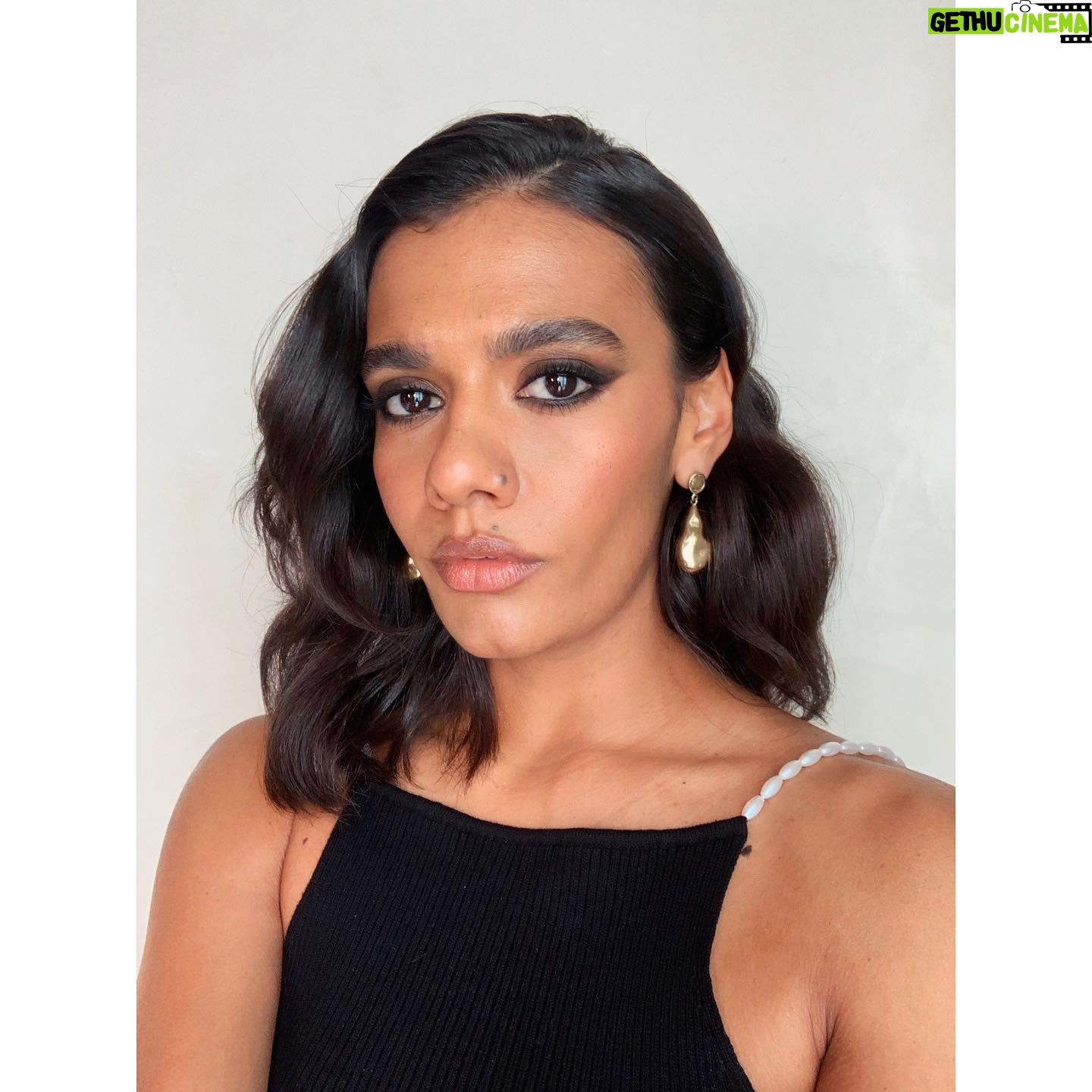 Madeleine Madden - 5.5K Likes - Emmy’s Panel ✨
Glam by the gorgeous @cherishbrookehill @marciahamilton