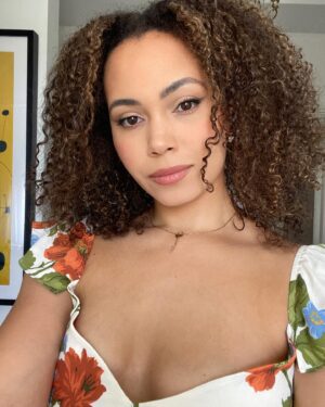 Madeleine Mantock Instagram - 🌞