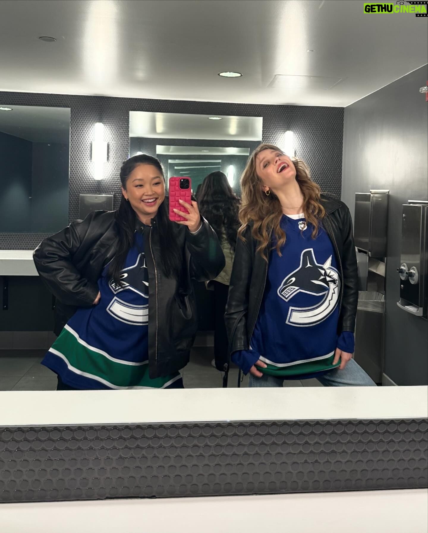 Madeleine Arthur Instagram - we'll get them next time! hehe still a win for me tho - have always wanted to go to a canucks vs kings game ✅ thanks for having me @canucks 👍👍