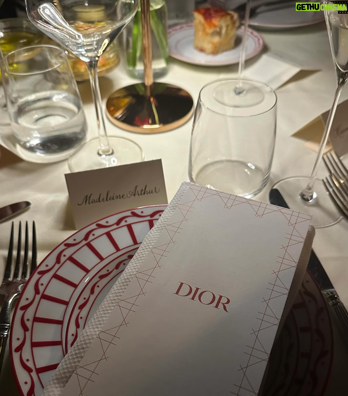 Madeleine Arthur Instagram - 💋💋💋 a lovely evening celebrating #rougedior @dior @diorbeauty 💄