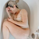 Madeleine Humphries Instagram - C’est pas sérieux…. 🛁 📸 @ilomiloooo