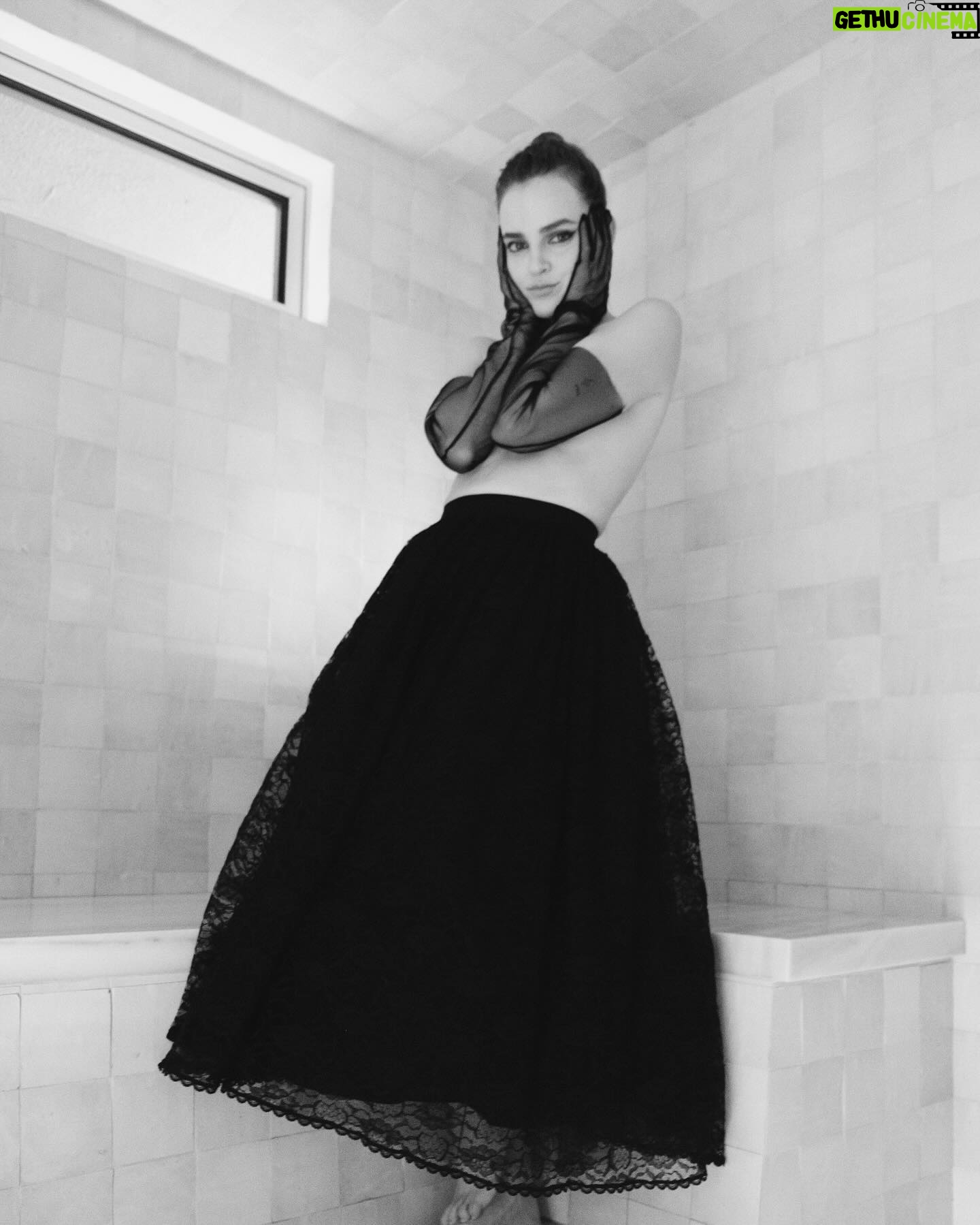 Madeline Brewer - 5.3K Likes - 🤍❕