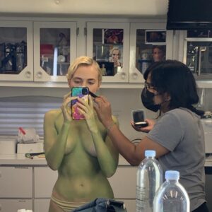 Madeline Brewer Instagram - no spoilers of course ! just me n Minnie, the loveliest & kindest makeup maven!! 
❇️❇️❇️❇️❇️
see you Friday 5/20 #ShiningGirls