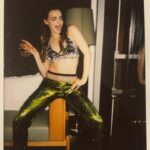 Madeline Brewer Instagram - 20s farewell tour has concluded thank u to everyone who helped me ring in a new decade with LOTS of glitter i love being alive. i wake up every day with a sense of promise about the day and where i fit in it. i haven’t always felt this way and i am so grateful to be here. i love the friends i’ve made in these 30 years and i can’t wait to know them all for another 30 more.