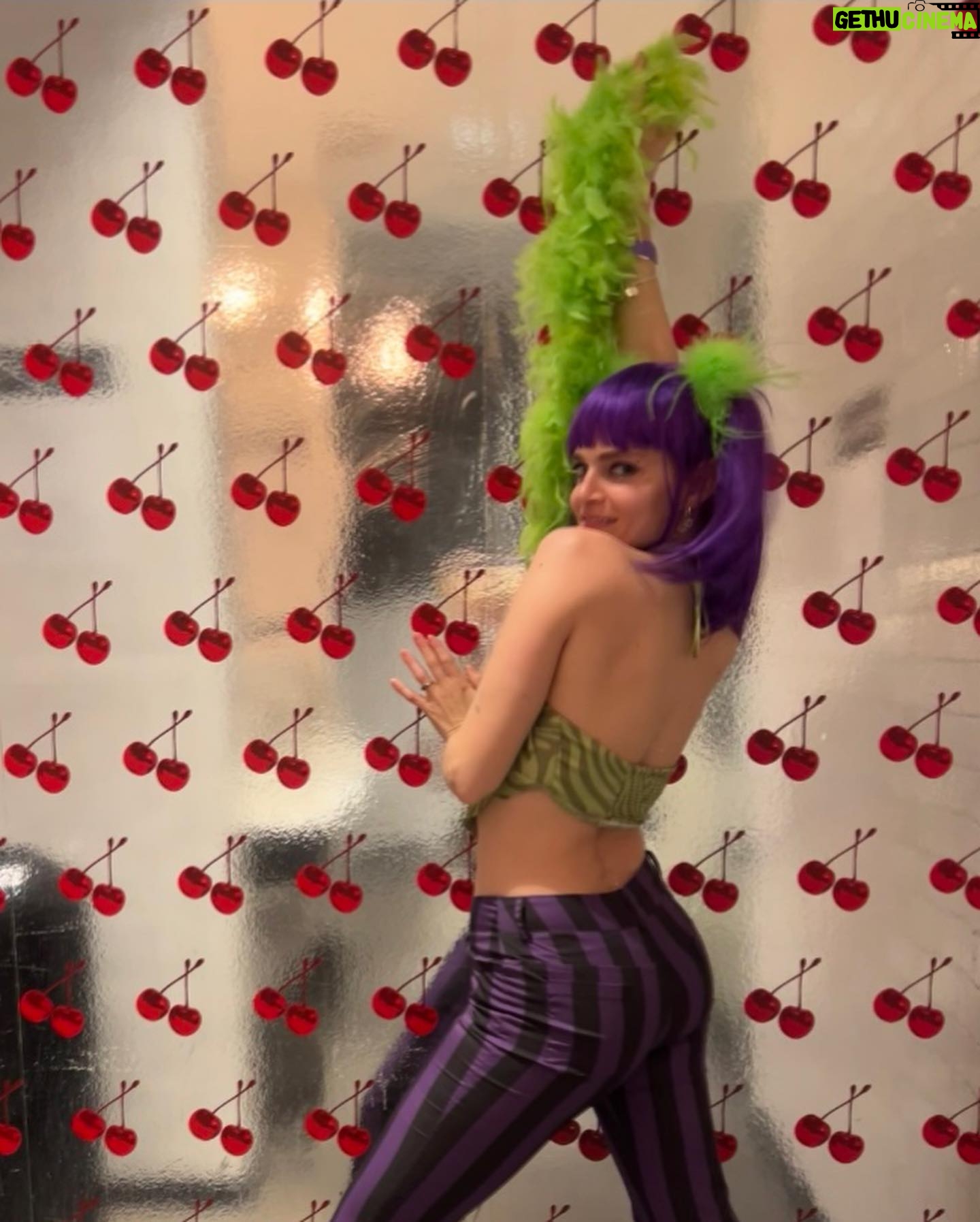 Madeline Brewer - 5.9K Likes - i love my life and i love green and purple and glitter and being thirty