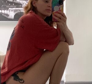 Madeline Brewer Instagram - idk how to post right now the air feels weird i’m a depresso martini idk i had an abortion when i was 20 i hated myself and my body and punished myself for years but i never even for the blink of an eye regretted it. today my life is mine. i can’t wait to be a mother someday on my own terms