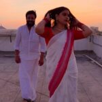 Madhu Reddy Instagram - My favourite song 😘🤗 Saree @suhaicollections #trendingreels #trending #instagram #insta #reelsinstagram #reels #reelsindia #reelsfeelit #reelsfeed #rajanikanth #rajani #talaiva #telugu #teluguactress #telugumemes #husband #husbandandwife #husbandgoals #husbandlove #reelsfeelit❤️ #trend #reach #reachhigher #goal #madhureddy_official #purvikaareddy #hyderabad #feel #reelitfeelit❤️❤️ #feelings